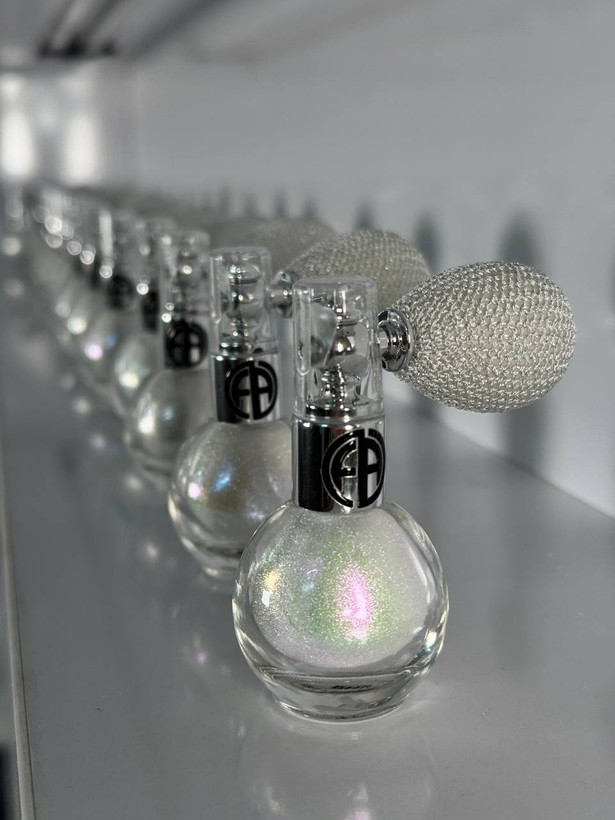 بادی هایلایتر فرنا FARNA درخشش خیرهکننده بدن و صورت