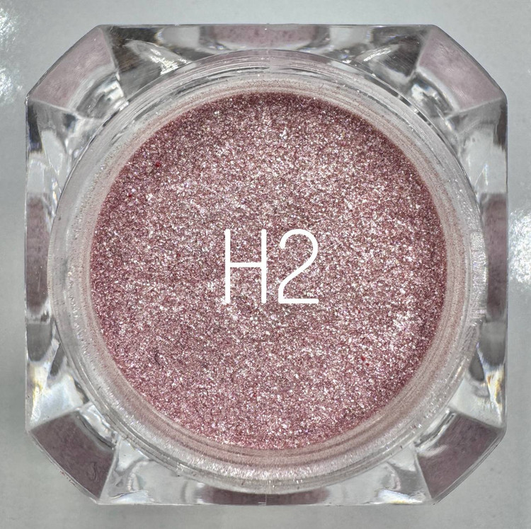 نمای نزدیک هایلایتر فرنا با بافت نرم و سبک