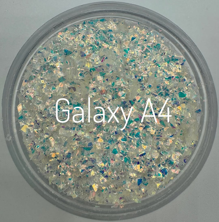 نمای نزدیک گلیتر گلکسی فرنا با ذرات درخشان
