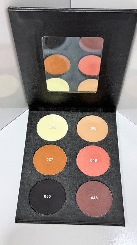 پالت سایه مات فرنا مناسب میکاپ روزانه و حرفهای