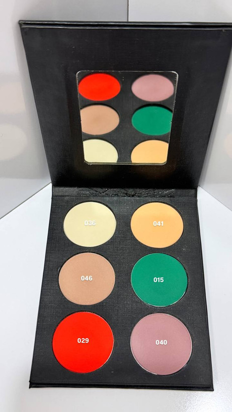 پالت سایه مات ۵۰ رنگ فرنا مناسب آرایش حرفهای