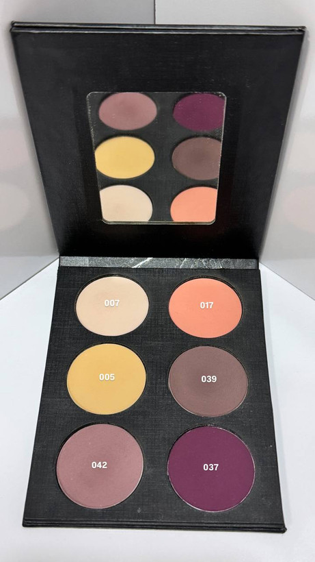 پالت سایه مات فرنا FARNA بافت مخملی و پیگمنت بالا