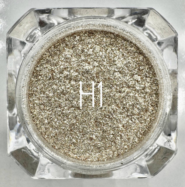 ایده میکاپ لایت شماره ۳ با هایلایتر و شاین فرنا